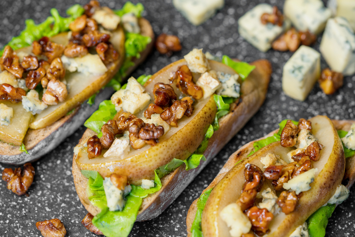Grilled Pear, Goat Cheese and Prosciutto Crisp
